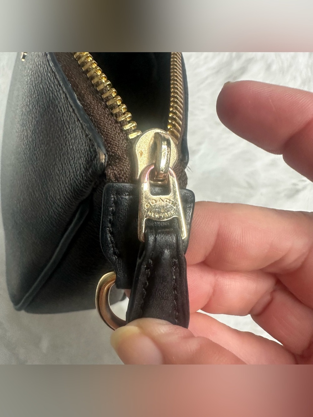 *COACH* Signature Canvas Plaza 18 Bag - Picture 11 of 12